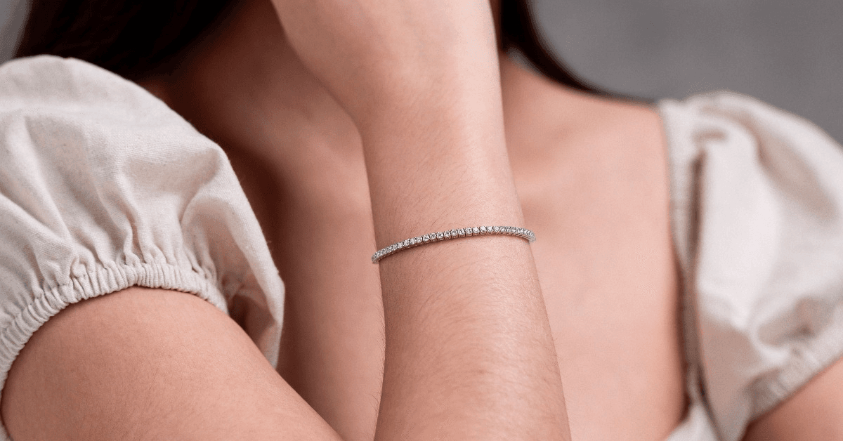 Tennis Bracelet Buying Guide: Cost, Dimensions, and Design