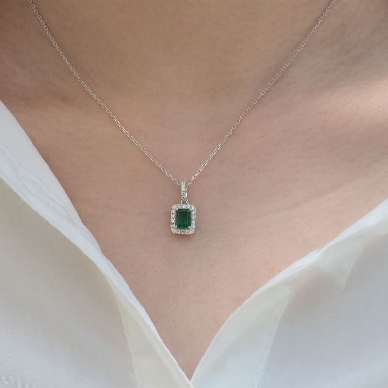 Pearl Necklace Gift Guide for Weddings, Anniversaries & Special Occasions