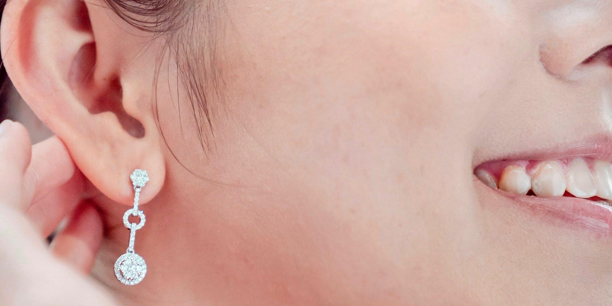 How to Choose the Best Earrings For Your Face Shape?