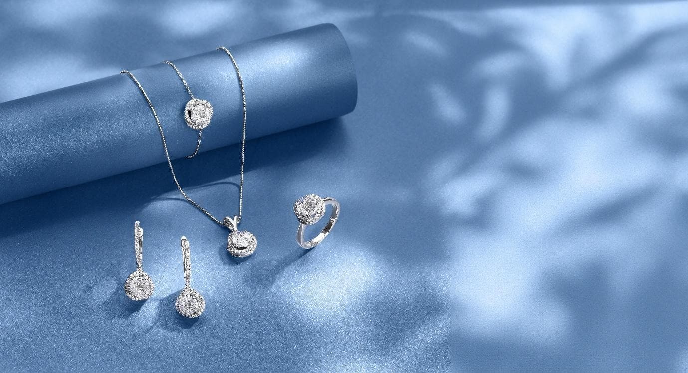 Latest Jewelry Trends in Singapore: Rings, Earrings, Bracelets, and Necklaces