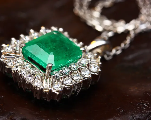 Emerald Education - Latest Jewellery News & Trends