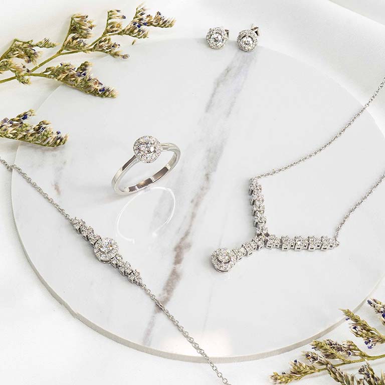 Si Dian Jin Jewellery: Accera Diamond Set