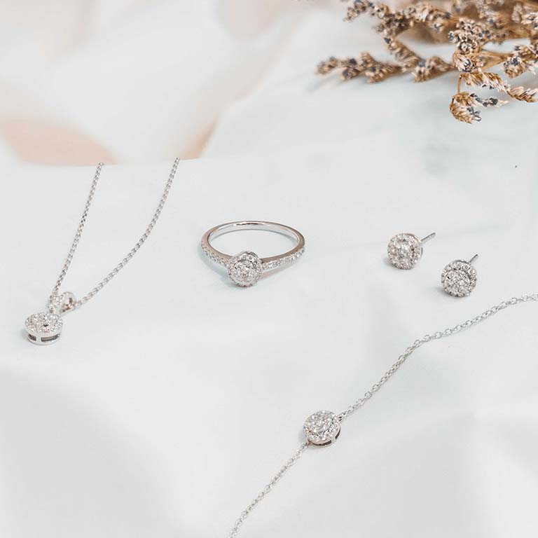 Si Dian Jin Jewellery: Diamond Insignia Set